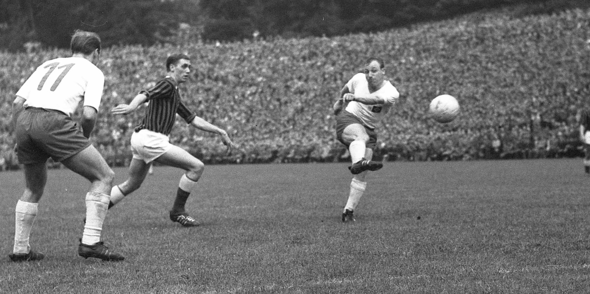 In der Oberliga Süd-West wurde der 1. FCS in der Saison 1960/61 Meister und traf in der Endrunde um die Deutsche Meisterschaft im Ludwigspark auch auf den Hamburger SV mit  Uwe Seeler, der zwei Treffer erzielte. (Foto: Ferdi Hartung)