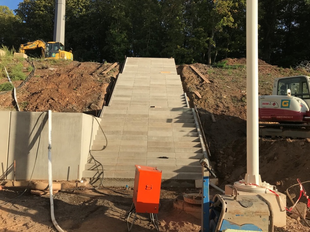 Treppe zwischen West- und Südtribüne, Baustellenführung, 10. September 2020